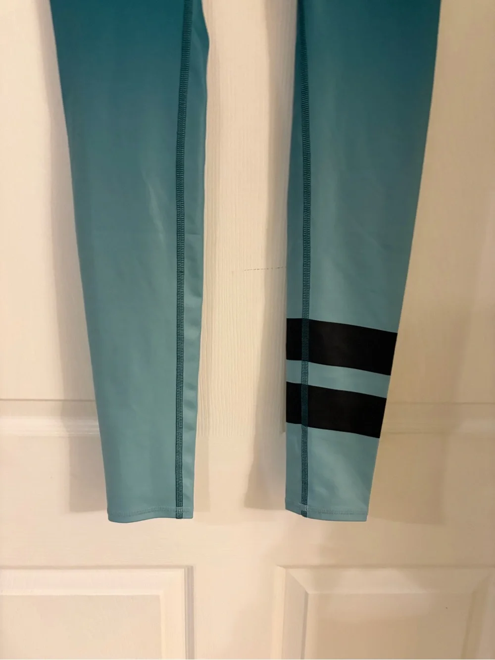 Alo Yoga High-Waist‎ Airbrush Ombre leggings teal-to-aqua gradient XS